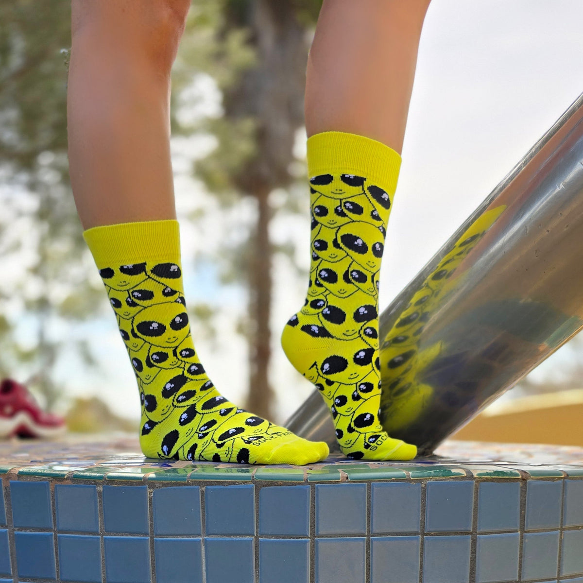 Alien Face Pattern Socks from the Sock Panda (Adult Small - Shoe Sizes 2-5), AlienFacesSm