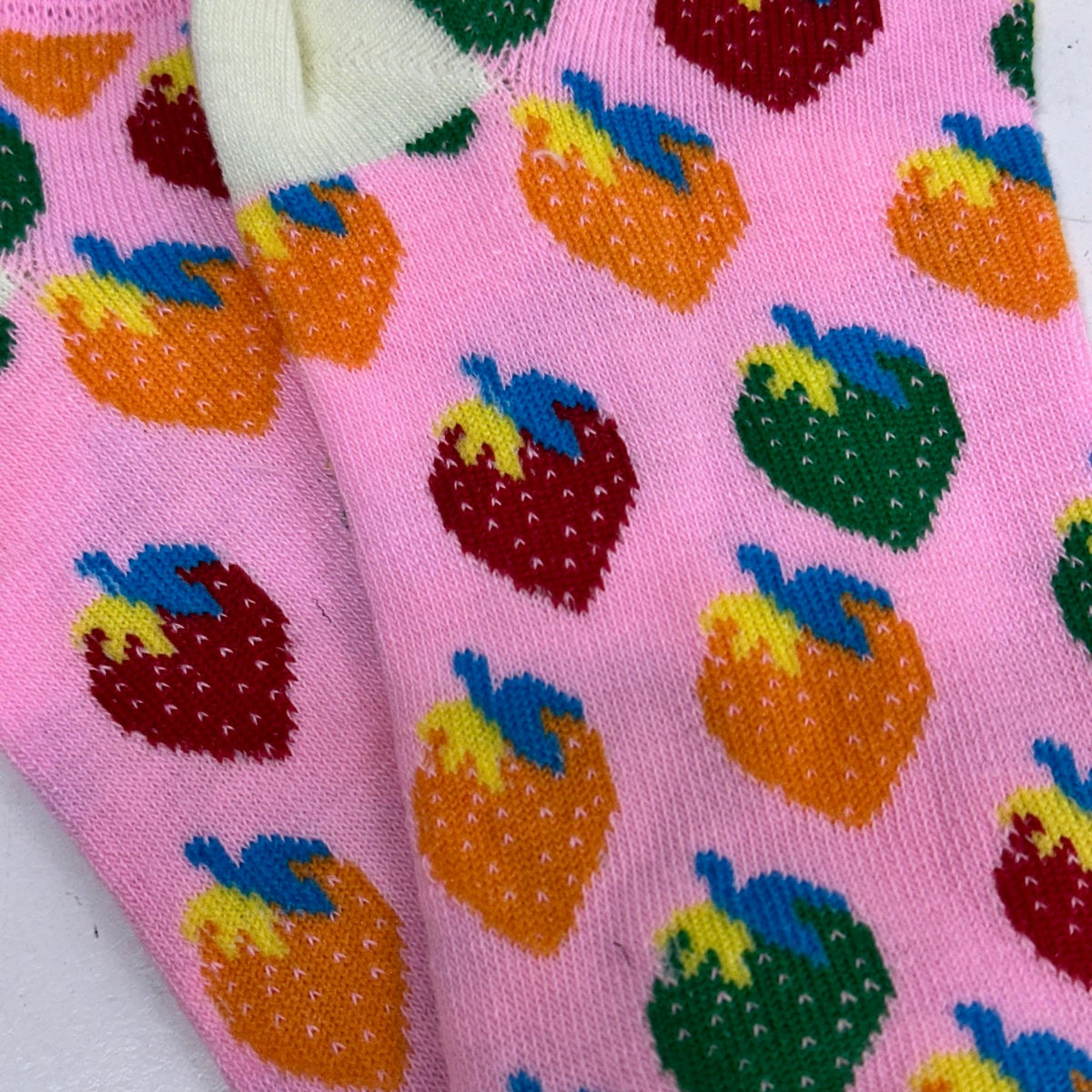 Colorful Strawberry Patterned Ankle Socks (Adult Medium - Women's Shoe Sizes 5-10), StrawAnk-Gray
