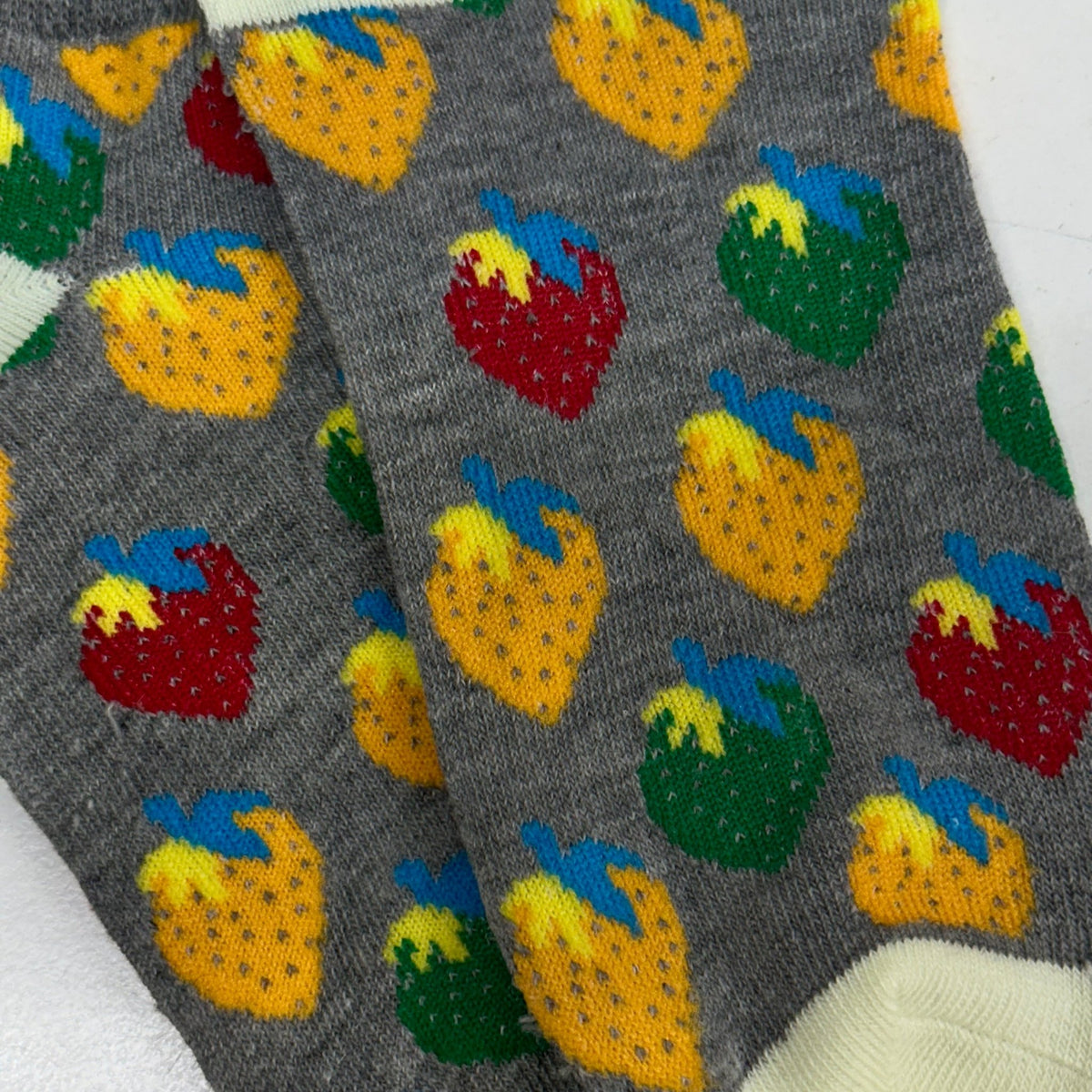 Colorful Strawberry Patterned Ankle Socks (Adult Medium - Women's Shoe Sizes 5-10), StrawAnk-Gray
