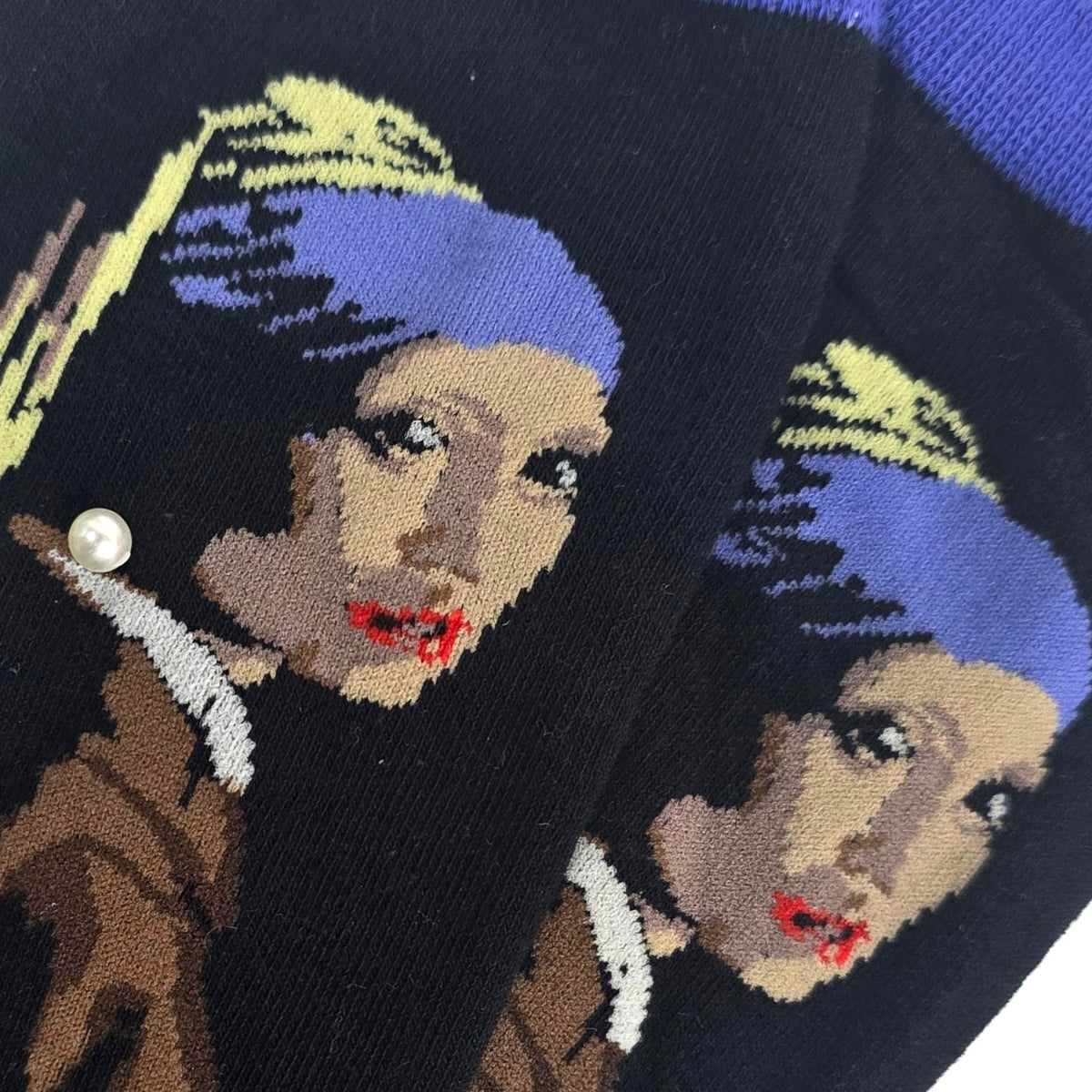 Famous Art Socks - Girl with a Pearl Earring (with bead/pearl), PeralEarMd2