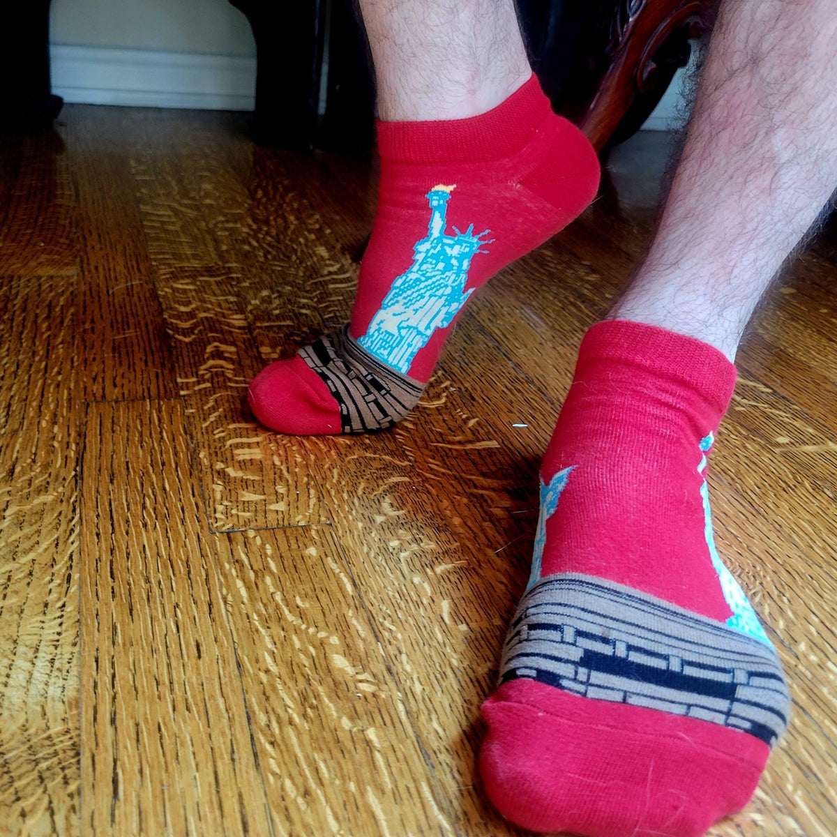 Statue of Liberty Ankle Socks (Adult Large, Men's Shoe Sizes 8-12), LibertyAnkMd