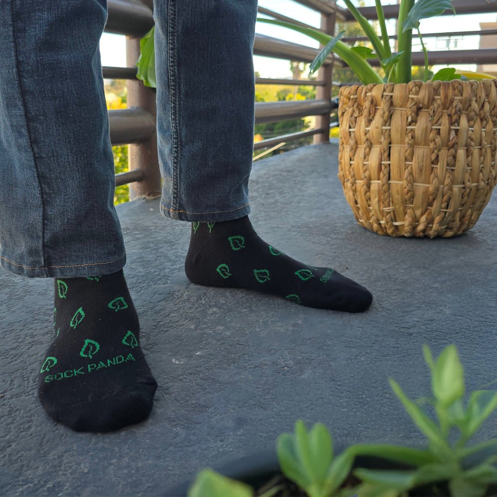 Subtle Leaf Socks from the Sock Panda (Adult Large - Men's Shoe Sizes 8-12), BlackLeafLg