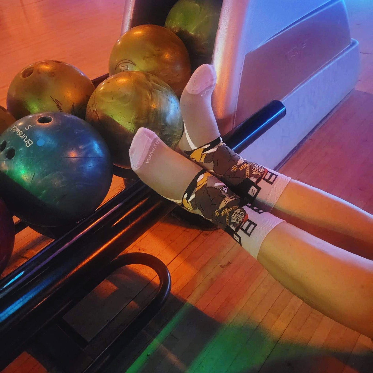 Big Foot Goes Hollywood Socks (Adult Medium - Women's Shoe Sizes 5 - 10)