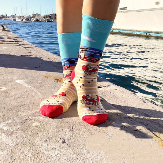 Happy Vacationing Robot on the Beach Socks