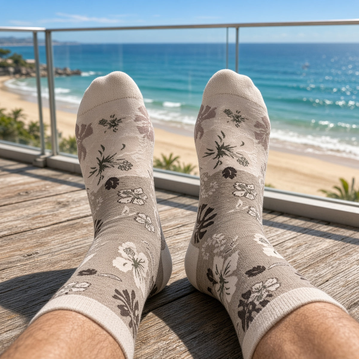 Aloha Hawaiian Floral Hibiscus Pattern Socks (Adult Large)