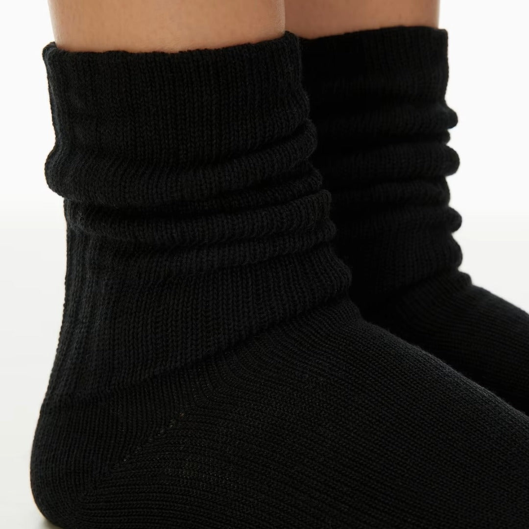 CLASS / CCES22UNI A “Loose Socks” BLACK Black Slouch Socks (Adult Medium - Women's Shoe Sizes 5-10) – Sock