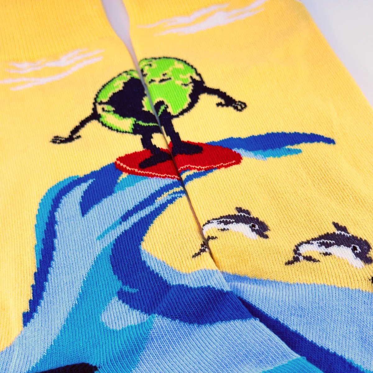 Earth Surfing Socks from the Sock Panda EarthSurfLg