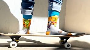 Alien Stealing a Hamburger at a BBQ Socks from the Sock Panda (Adult Small -  Shoe Sizes 2-5) Video
