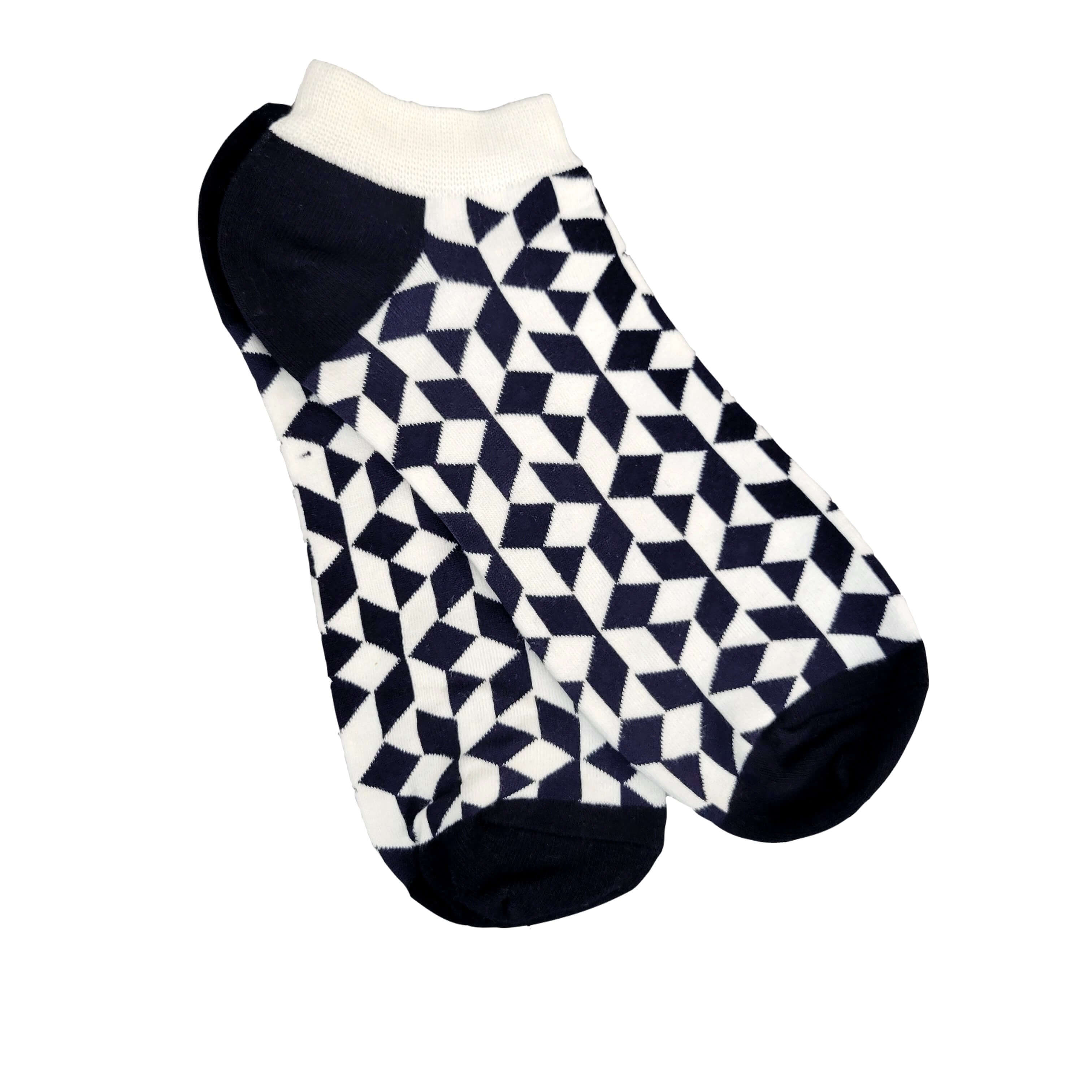 Black and White Diamond Patterned Ankle Socks (Adult Large)
