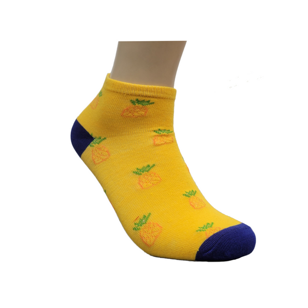 Pineapple Colored Pineapple Patterned Ankle Socks (Adult Medium)