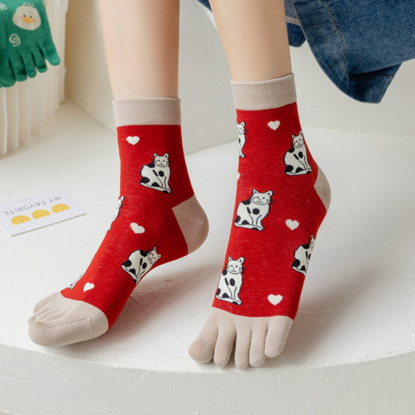 Kitty Cat Pattern Toe Socks (Adult Medium - Women's Shoe Sizes 5 - 10)